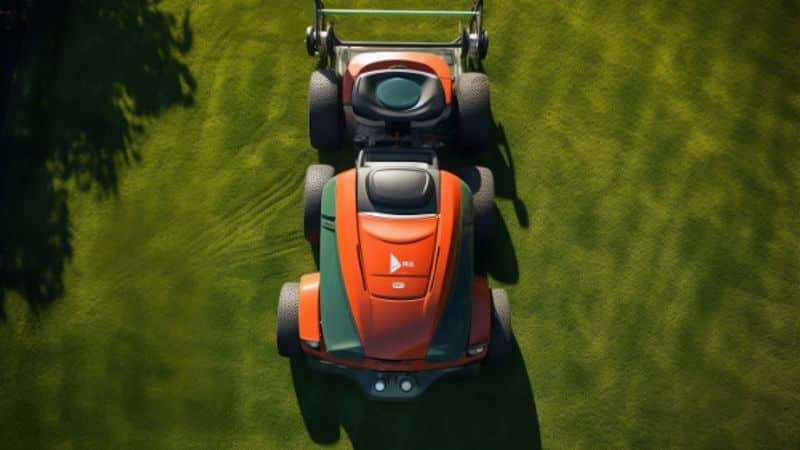 Husqvarna Mähroboter der über grünen Rasen fährt (Obenansicht)